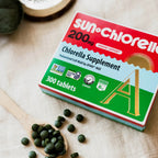 Sun Chlorella 300 Tabletas 200 mg | 90 %+ de pared celular pulverizada | Vitamina B12 y vitamina D de origen natural | Sin OGM, sin gluten