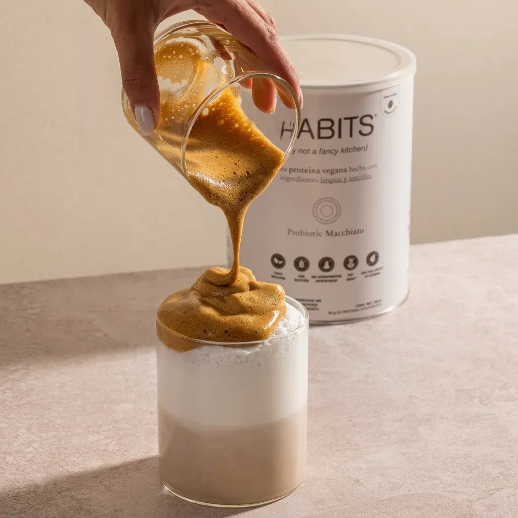 Habits Proteína Vegetal Macchiato 488 g | Proteína vegana con probióticos | 23.5 g de proteína por porción | Fuente natural de BCAAs | Sin azúcar añadida y sin gluten | Suplemento alimenticio