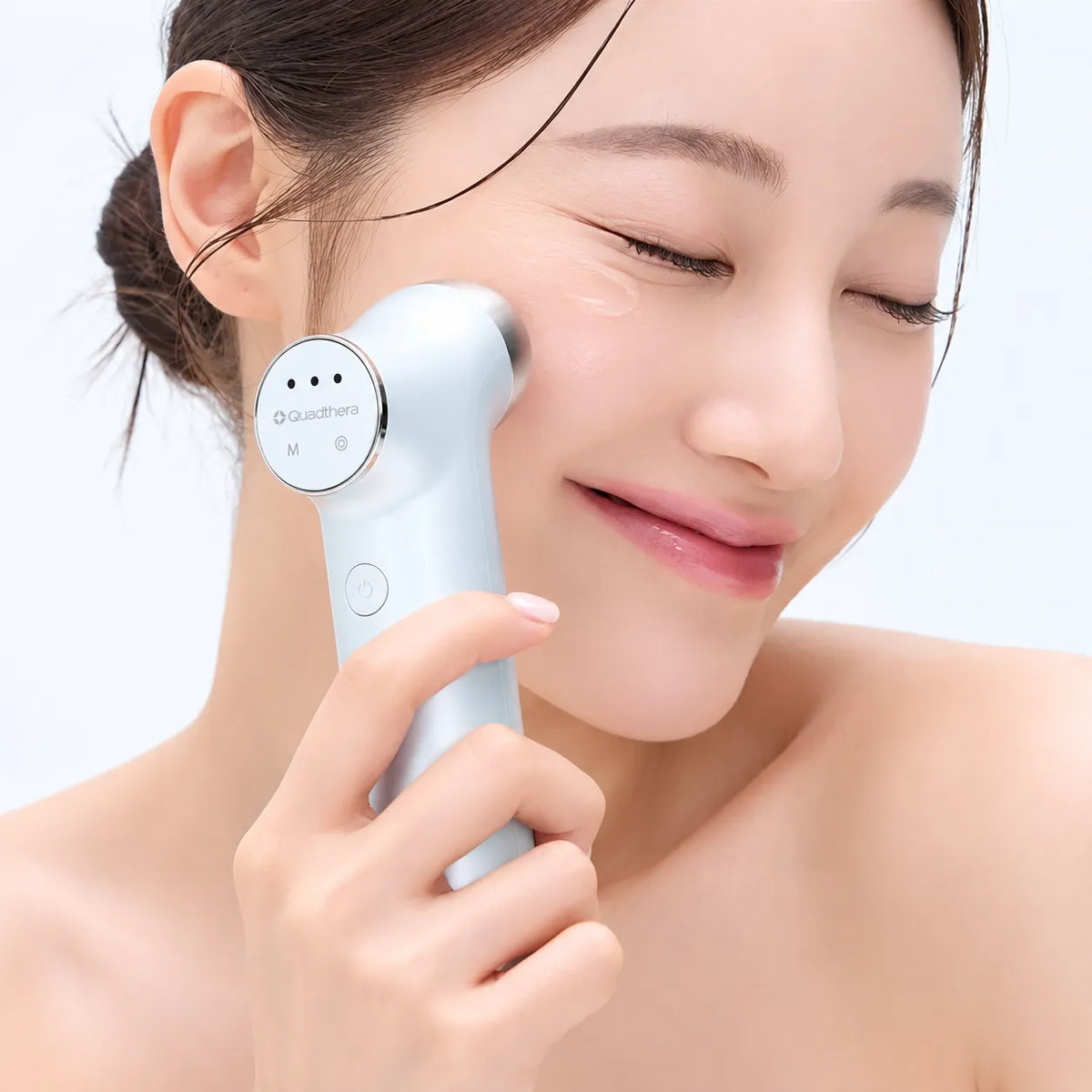 Quadthera MiniTune | Estimulador Facial Ultrasónico | 3 Frecuencias | Color White | Hidratación, Firmeza y Luminosidad Facial | Cuidado de la Piel